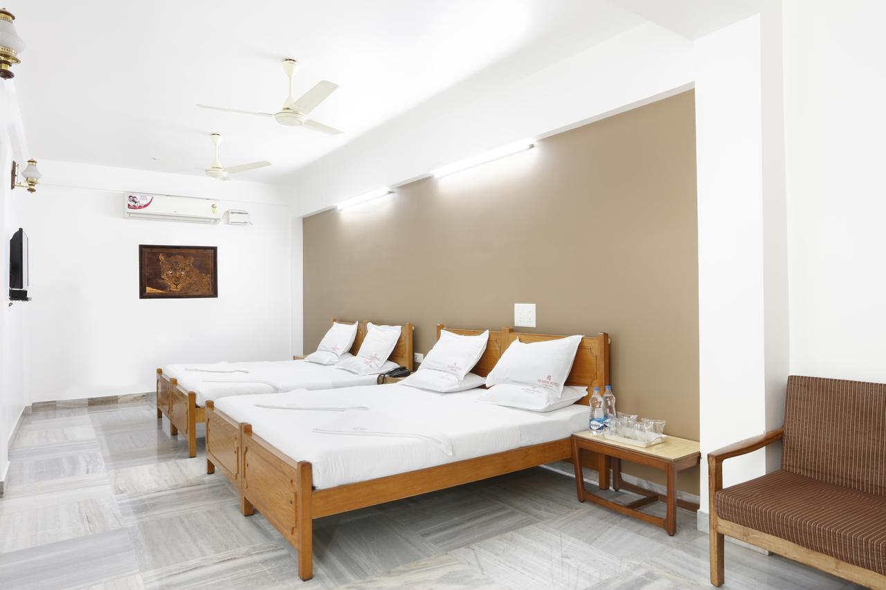 Sri Aarvee Hotels Coimbatore Extérieur photo