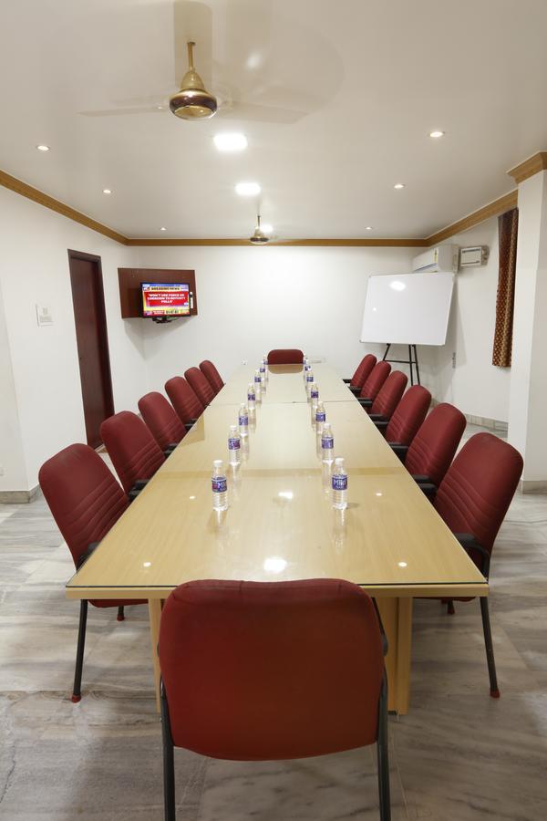 Sri Aarvee Hotels Coimbatore Extérieur photo