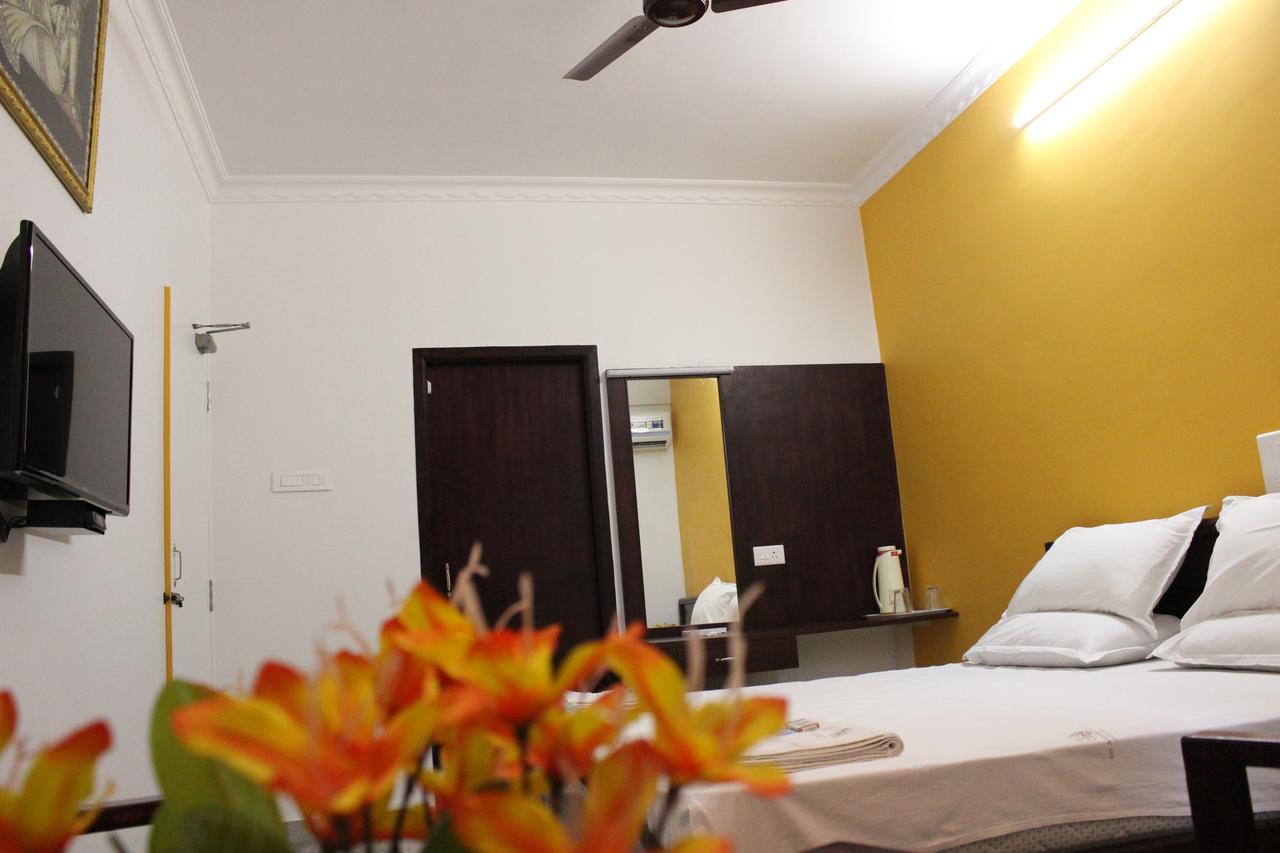 Sri Aarvee Hotels Coimbatore Extérieur photo